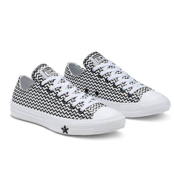 Giày Converse Chuck Taylor All Star VLTG Low - White / Black - 565367C