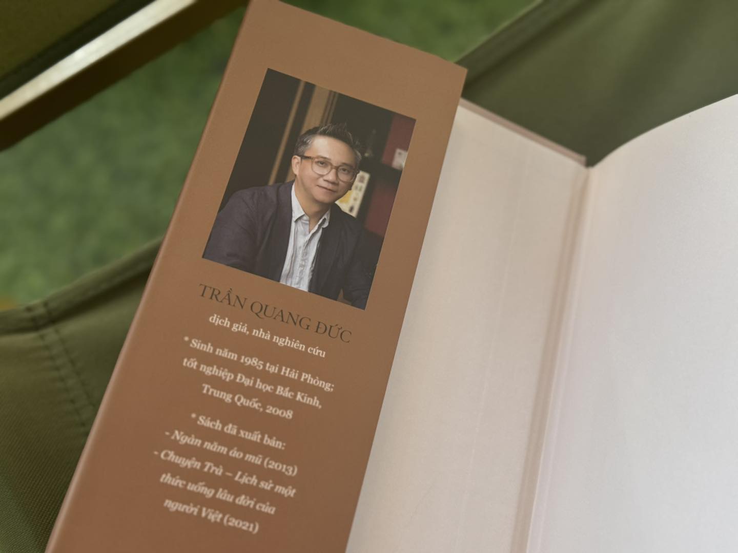 (Bìa cứng, Chữ ký tác giả, In giới hạn 500c) HỌ VÀ TÊN – Một Lịch Sử Nhìn Từ Danh Tính Người Việt – Trần Quang Đức – Nhã Nam