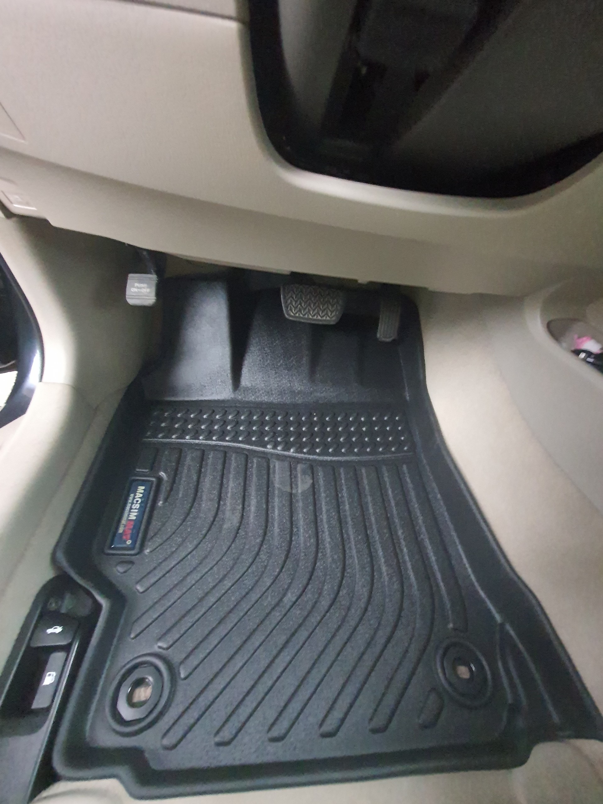 Thảm lót sàn xe ô tô Toyota Camry 2007- 2018 chất liệu TPE thương hiệu Macsim màu đen