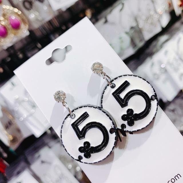 Hoa tai số 5 cá tính