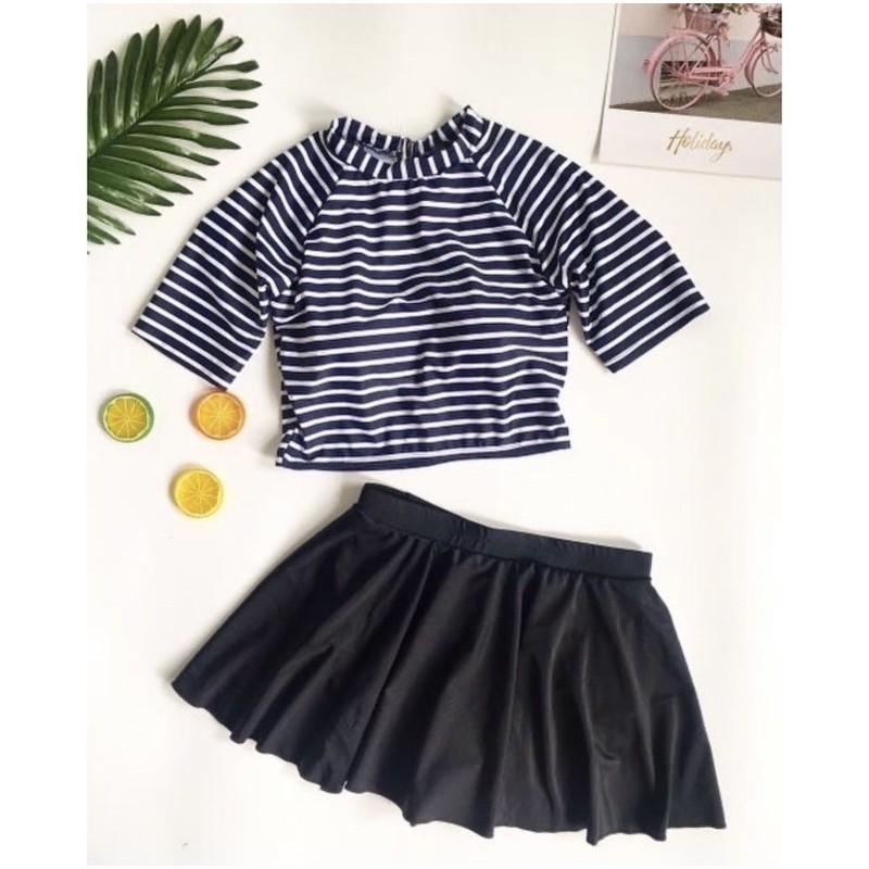 Bikini tay ngắn sọc kèm váy dễ thương