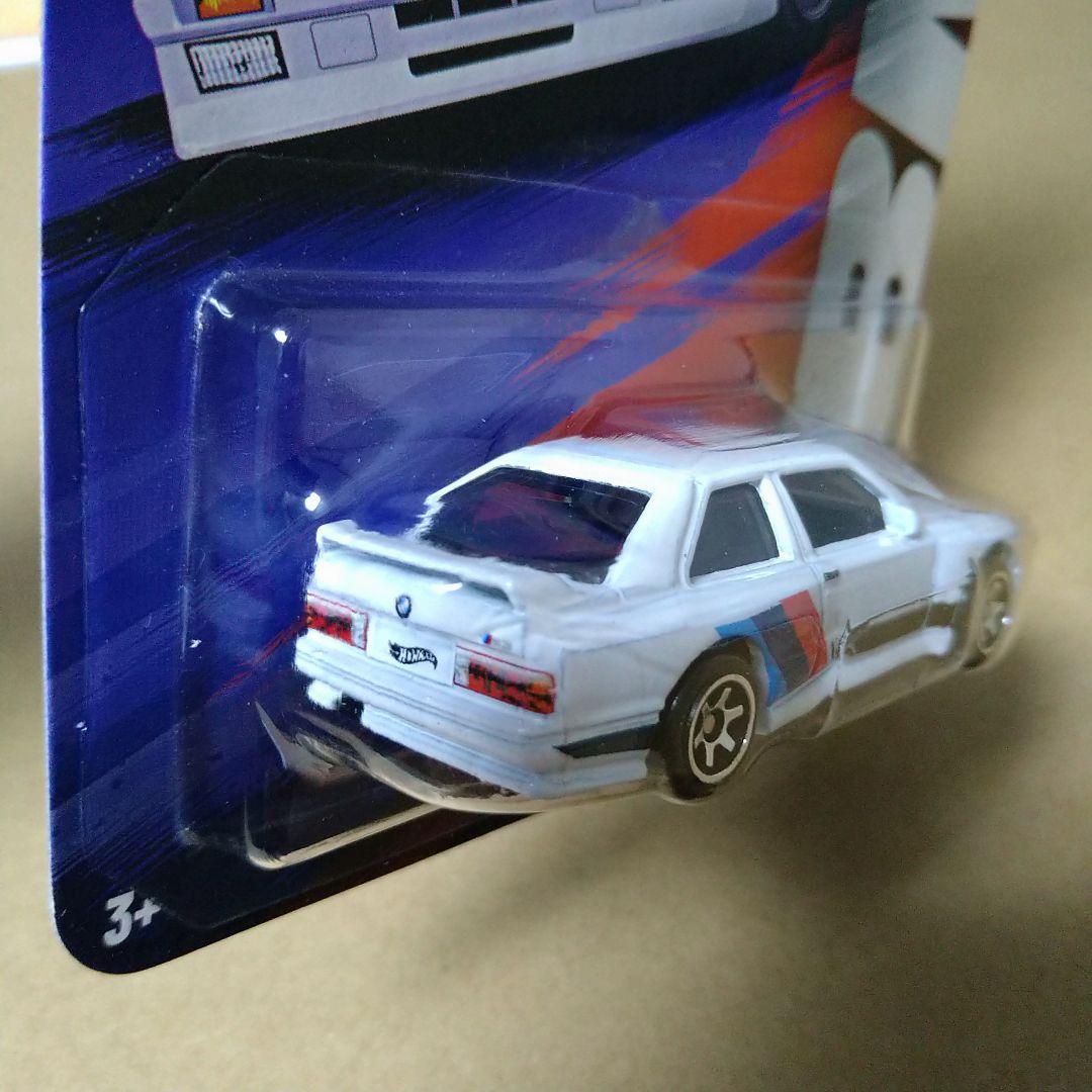 Đồ Chơi Mô Hình Siêu Xe Celebrations BMW 3.0 CS HOT WHEELS JBY56/GRT01
