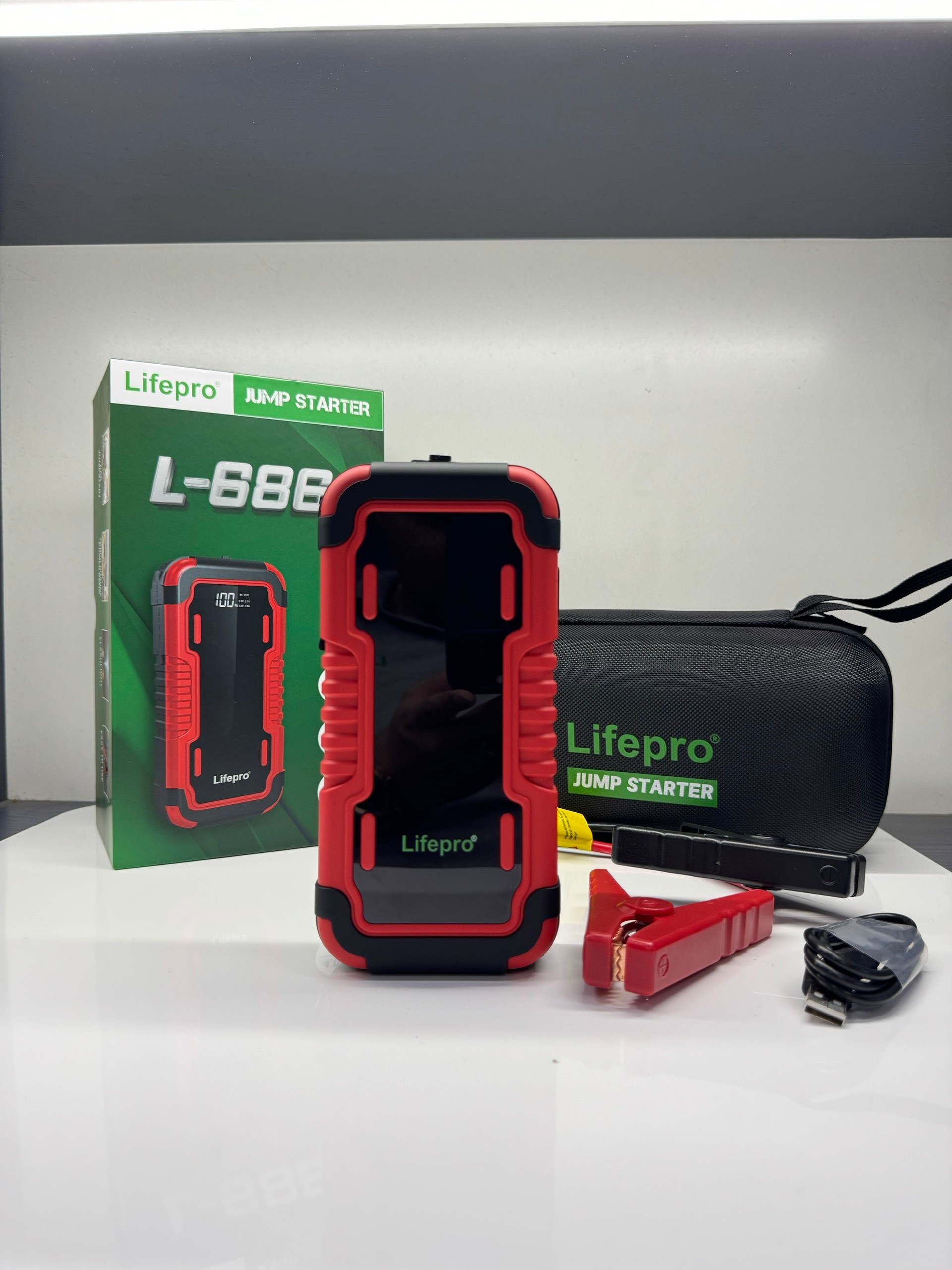 Bộ kích khởi động xe ô tô Lifepro L686-JS ( Xăng &lt;4.0L, dầu &lt;2.0L ) Hàng chính hãng