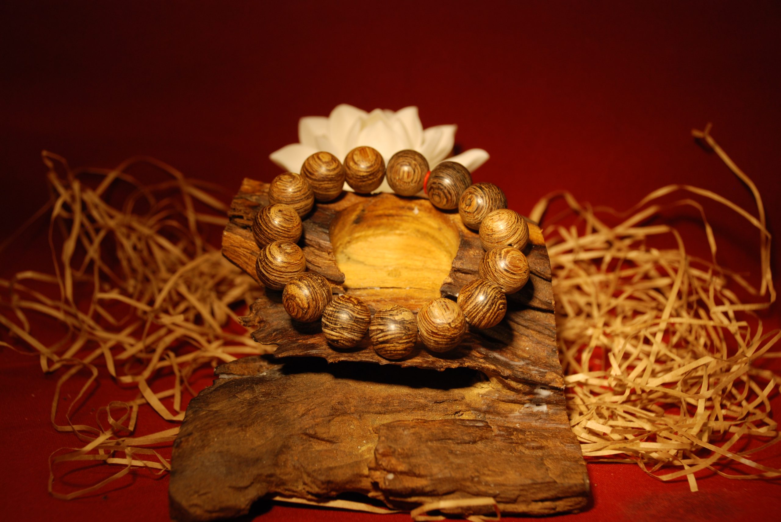 Vòng tay Trầm Sánh ɸ14 1250