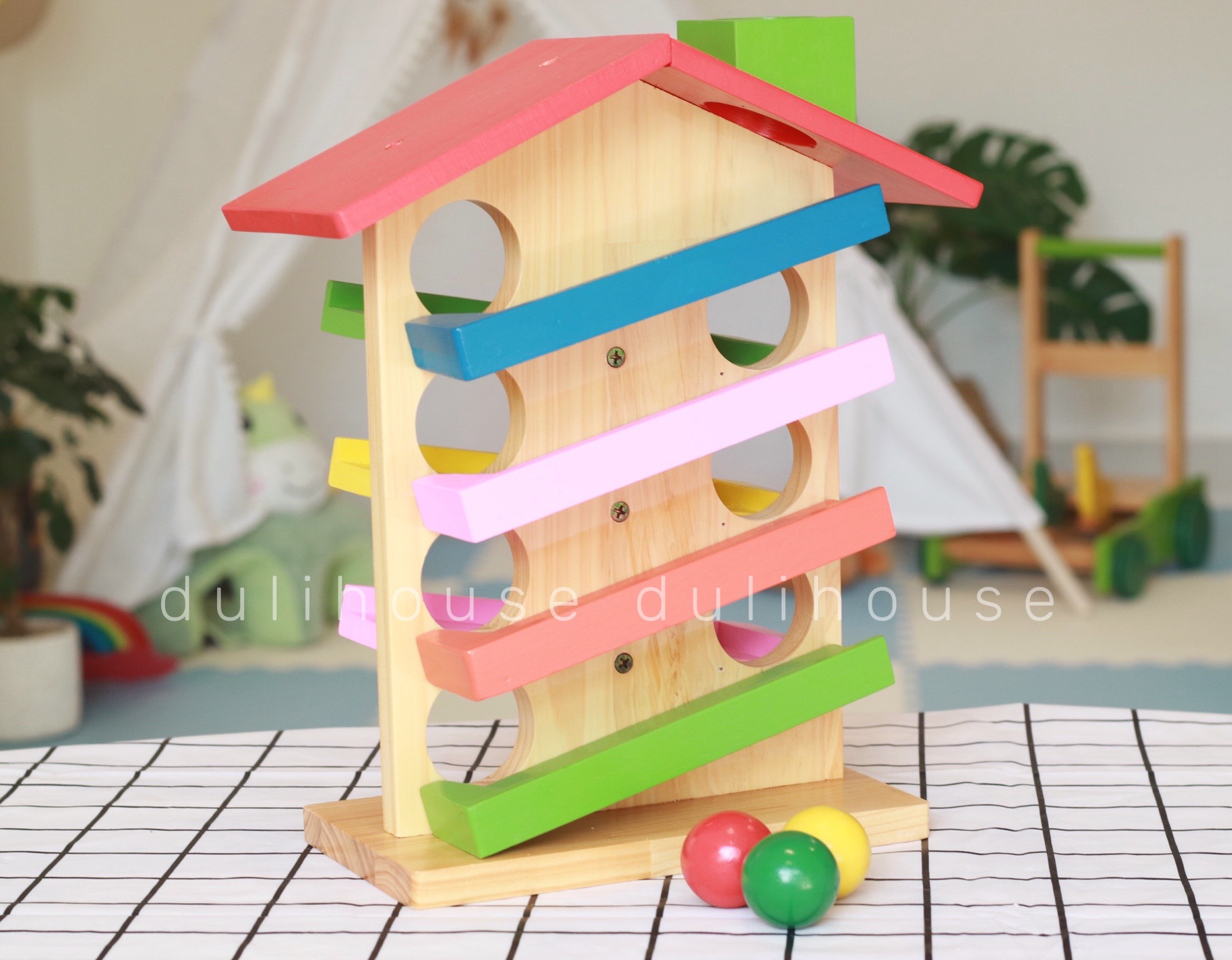 Đồ chơi gỗ ngôi nhà thả bi, hỗ trợ tăng khả năng nhận biết màu sắc phản xạ linh hoạt, kích thích tính tò mò ham học hỏi của bé, hàng Việt Nam chất lượng cao