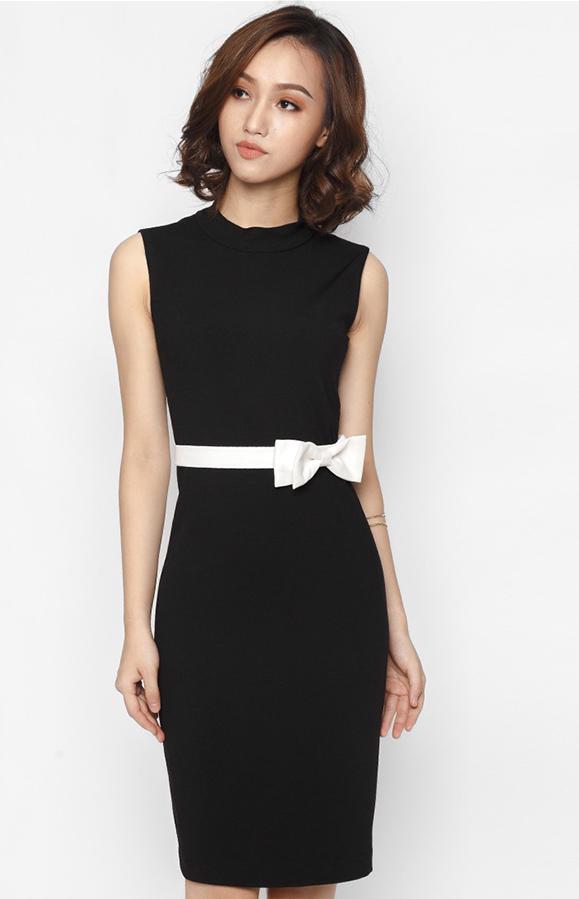Đầm Ôm Cổ Leo Nơ Eo De Leah - Đen