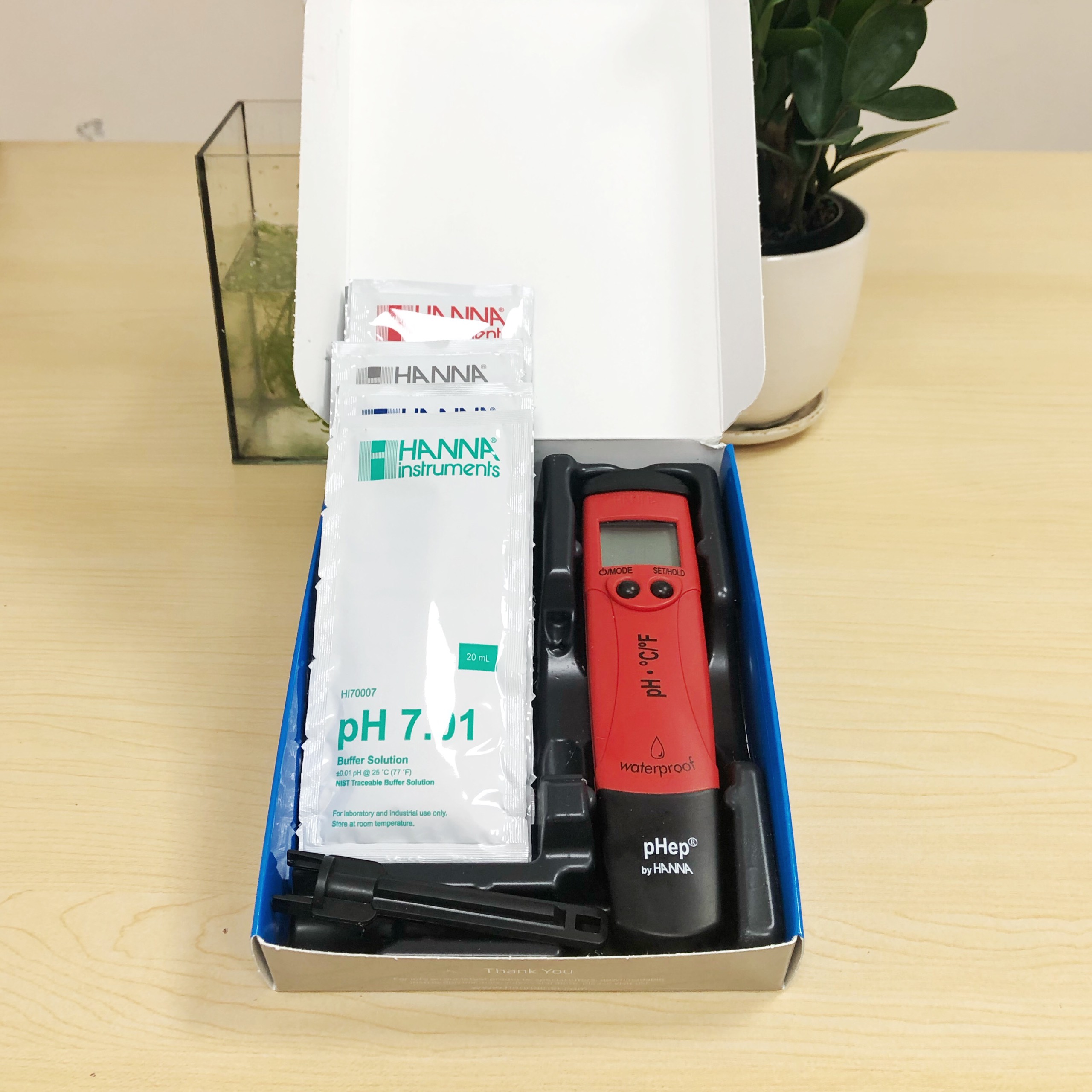 Bút đo độ pH/Nhiệt độ với độ phân giải 0.01pH và Độ chính xác pH: ±0.05 HANNA pH HI98128 - Hàng chính hãng