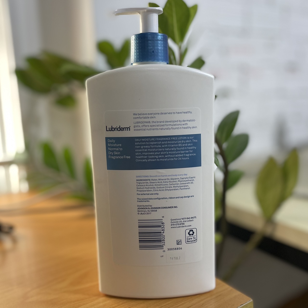 Sữa Dưỡng Thể Bổ Sung Và Giữ Ẩm Lubriderm Daily Moisture Lotion