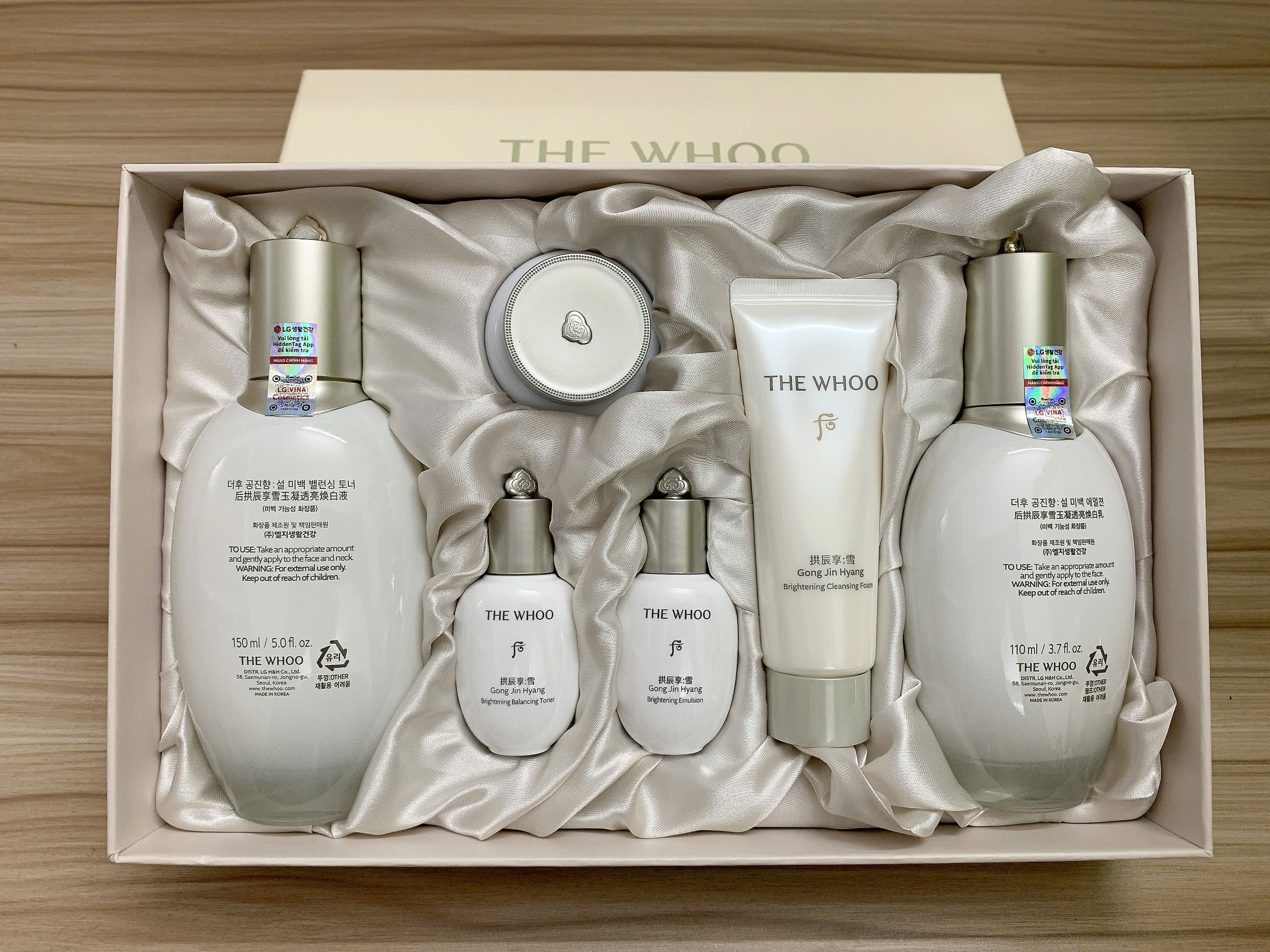 ﻿Bộ sản phẩm dưỡng sáng da THE WHOO Gong Jin Hyang Brightening Special Set