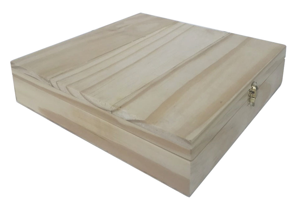 Hộp đựng quà tặng bằng gỗ thông tự nhiên, ,hộp được thiết kế nắp mở tiện dụng, có khóa chắc chắn thích hợp làm hộp quà tặng, hộp lưu trữ vật dụng