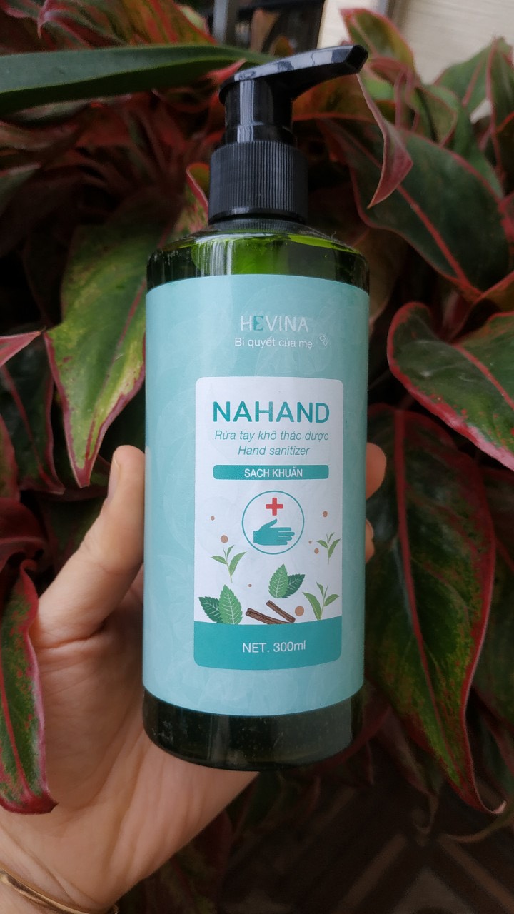 Nước rửa tay dạng gel khô Nahand Hevina chai lớn 300ml