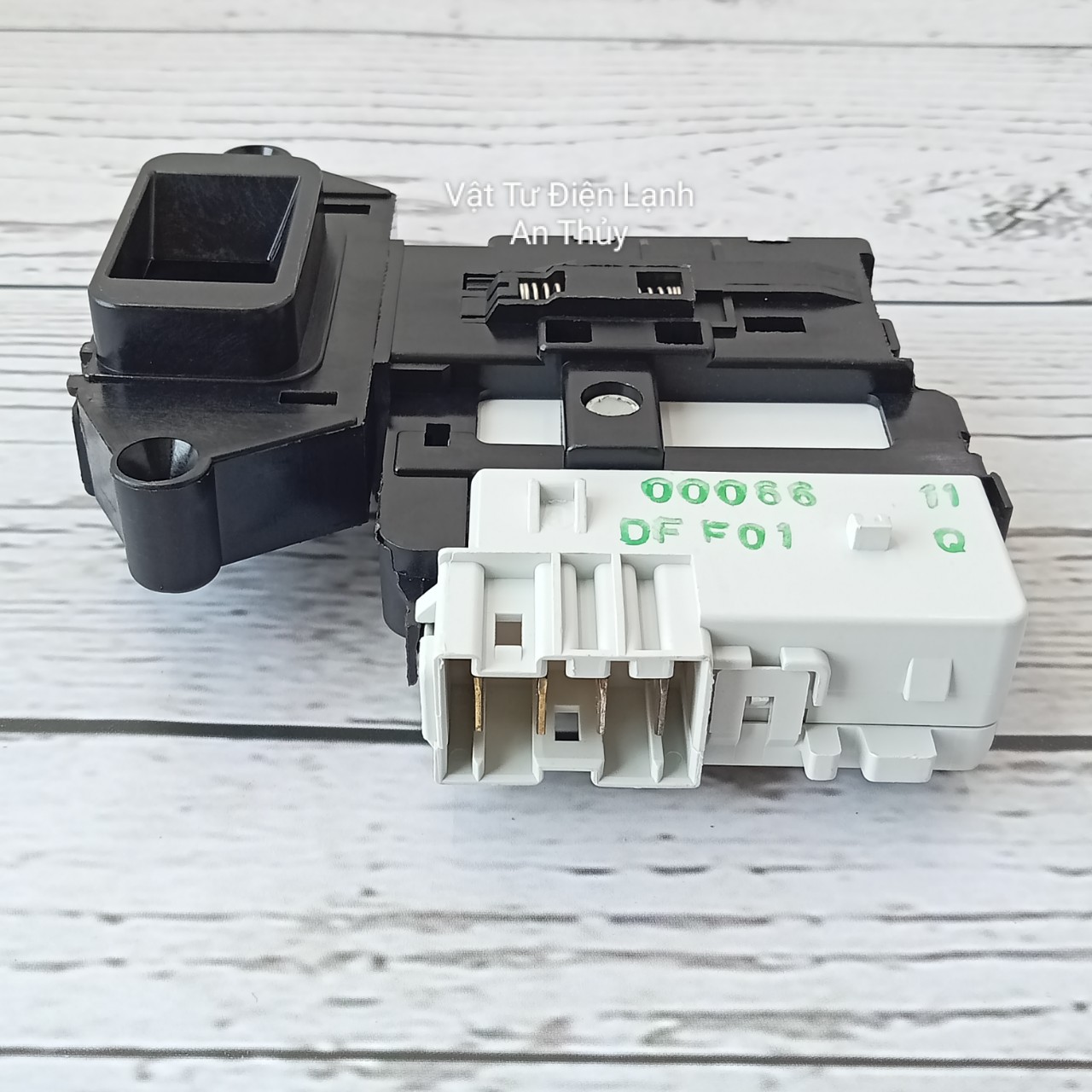 Công Tắc Khóa Cửa Máy Giặt Cho LG Vuông 4 Chân Đời Máy 1408 / 1409 / 00066 / 00067