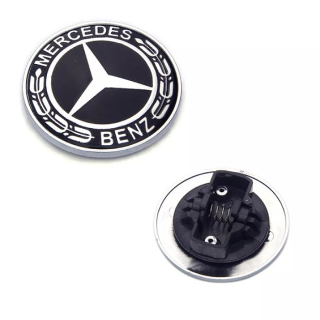 Logo có chữ Mercedes Benz chìm nắp capo đầu xe