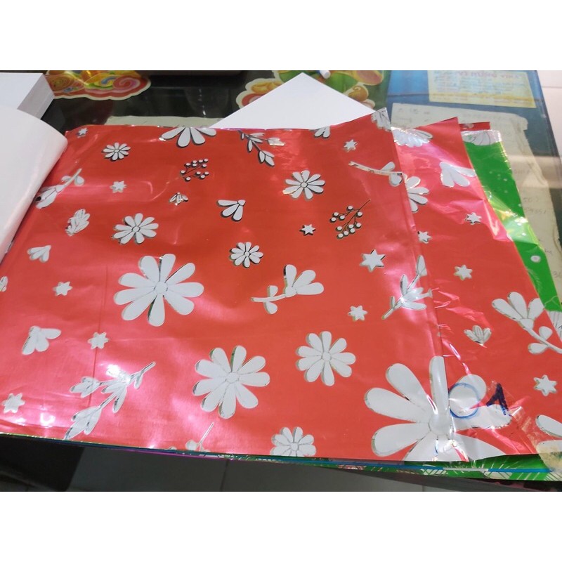 COMBO 40 GIẤY GÓI QUÀ KIẾNG 50X70CM SIÊU ĐẸP - NGẪU NHIÊN MÀU