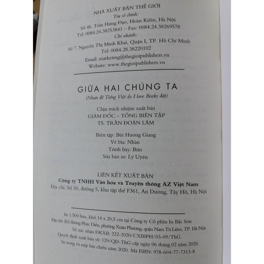 Sách - Giữa Hai Chúng Ta (tặng kèm bookmark)