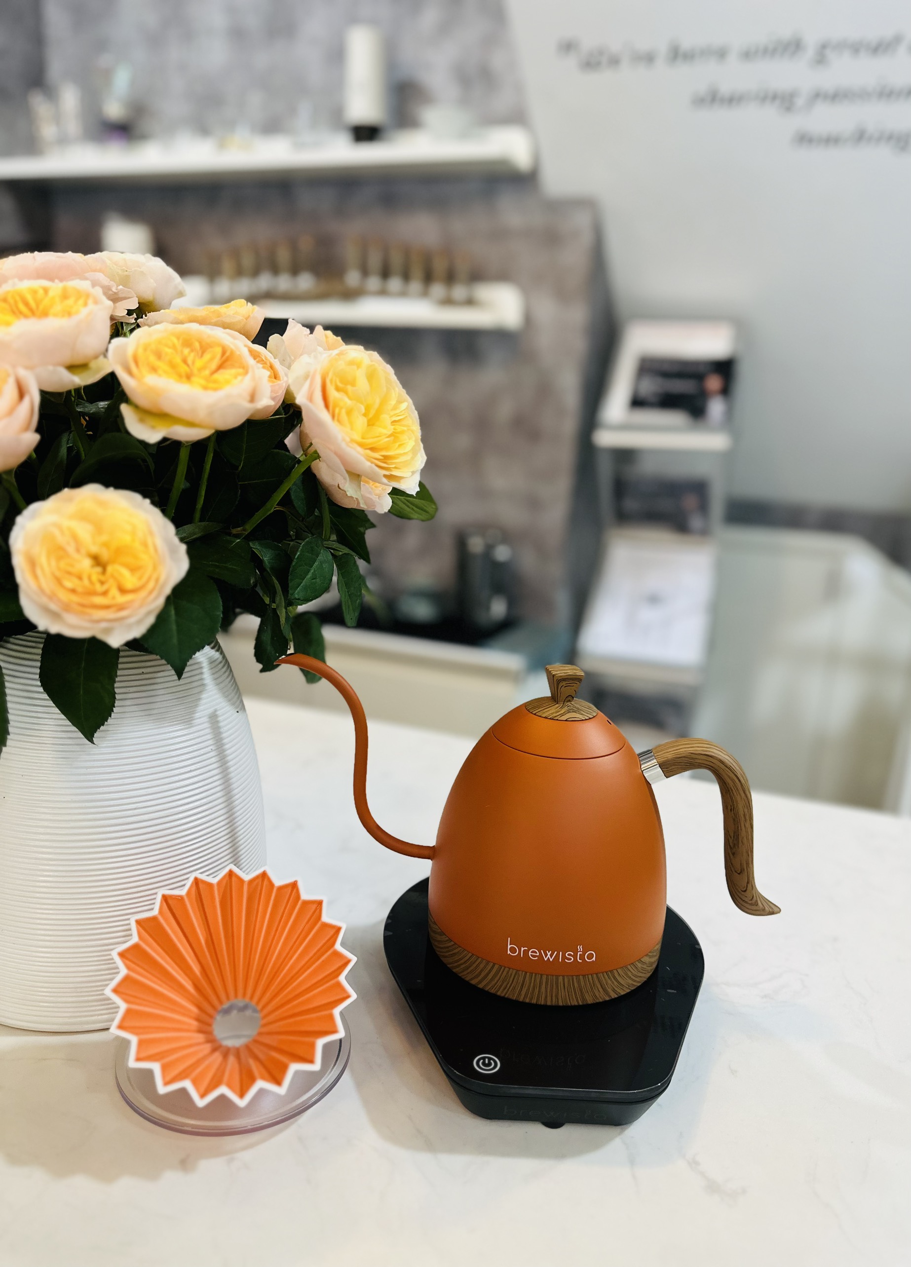 Ấm đun cảm ứng chuyên dụng rót cà phê Kettle 600ml - Orange (Chính hãng Brewista)