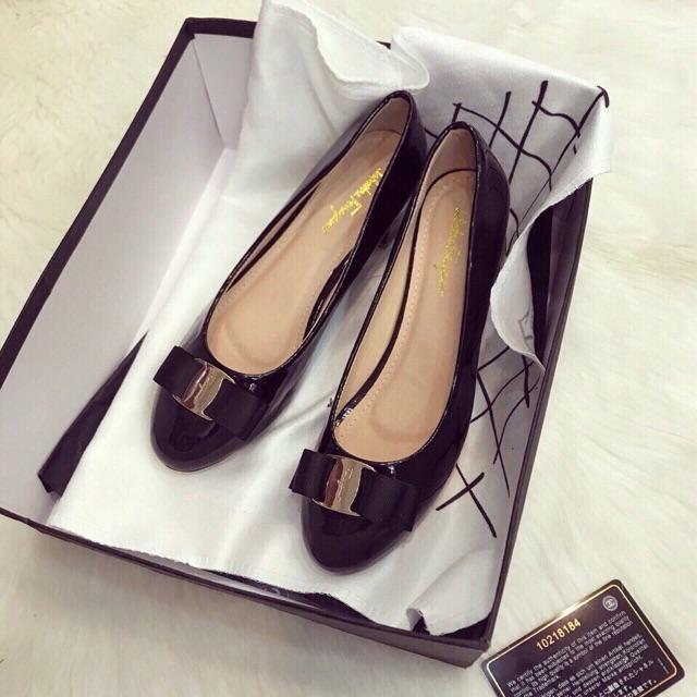 Giầy cao gót đế vuông