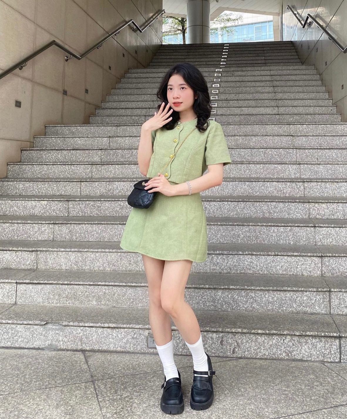 SET ÁO CROPTOP SƠ MI TRƠN + CHÂN VÁY NGẮN LƯNG CAO SUÔNG TRƠN DẠO PHỐ DỰ TIỆC