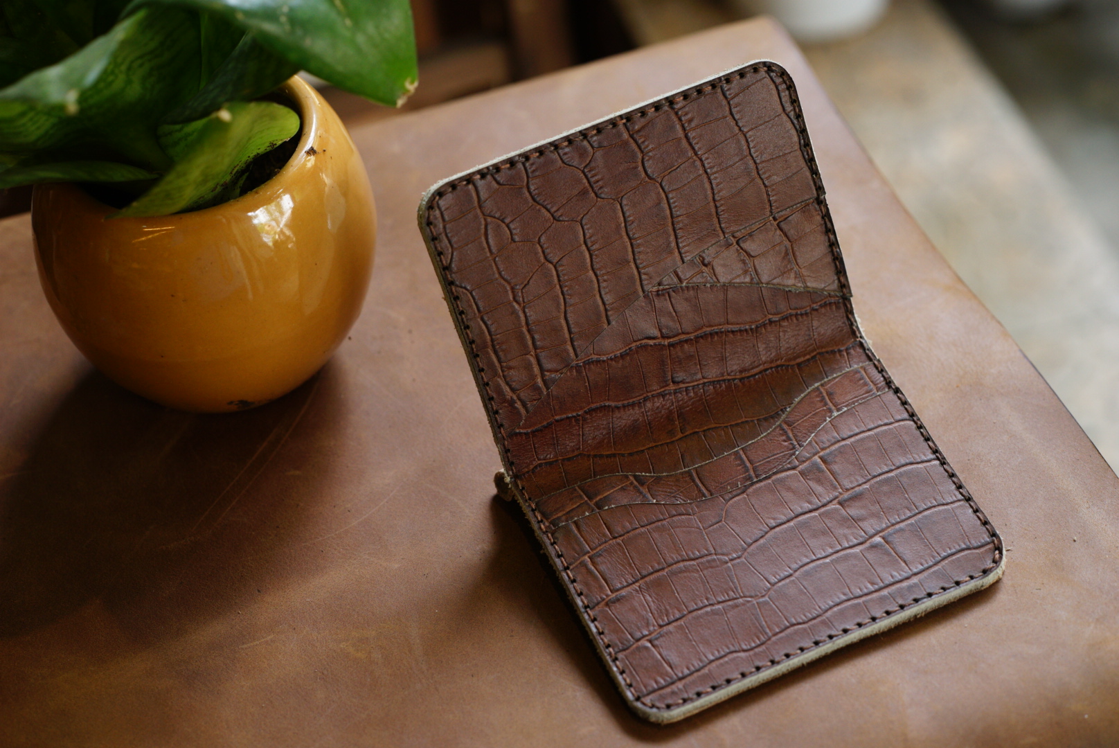 VÍ TRỐNG ĐỒNG XANH LÁ CÂY - RAM ONE - DA BÒ THUỘC BẰNG THẢO MỘC TỐT CHO SỨC KHỎE - CHÍNH HÃNG RAM LEATHER