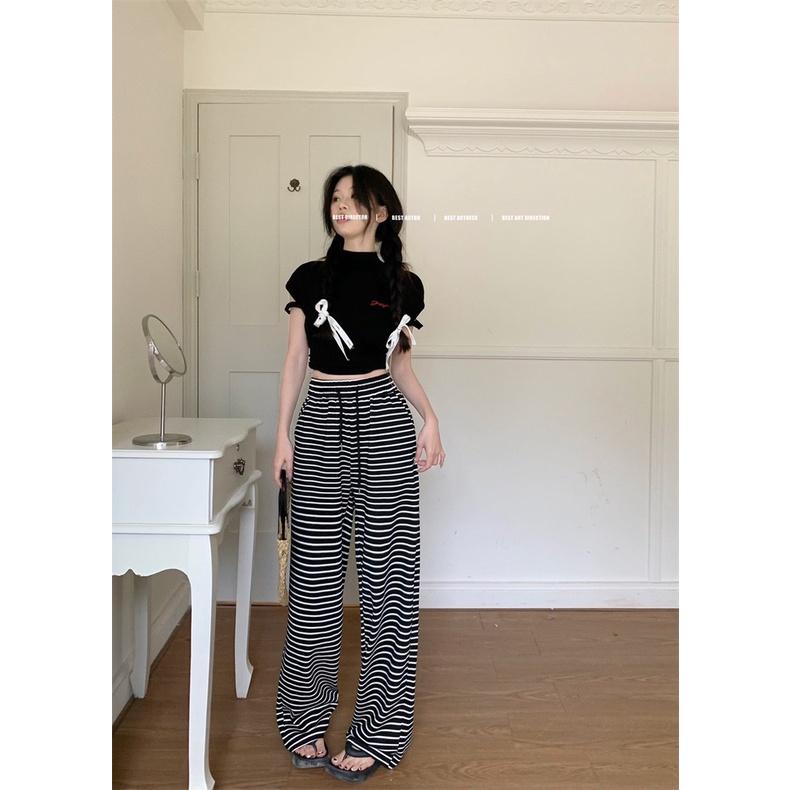 Bộ Áo Croptop Nữ In Chữ Kèm Quần Culottes