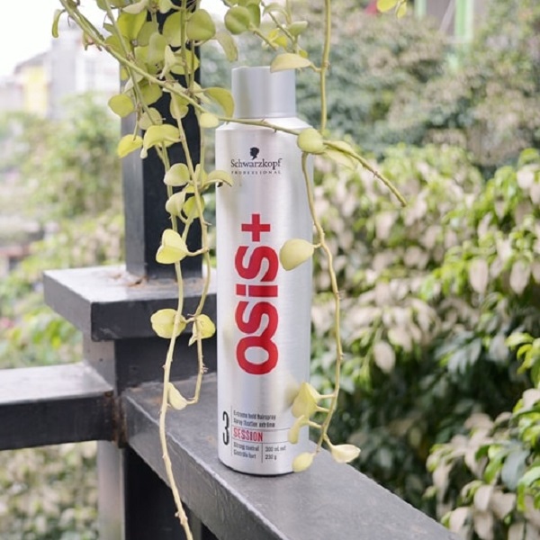 Gôm xịt tóc giữ nếp cứng Schwarzkopf OSiS + 3 Session Extreme Hold Hairspray 300ml