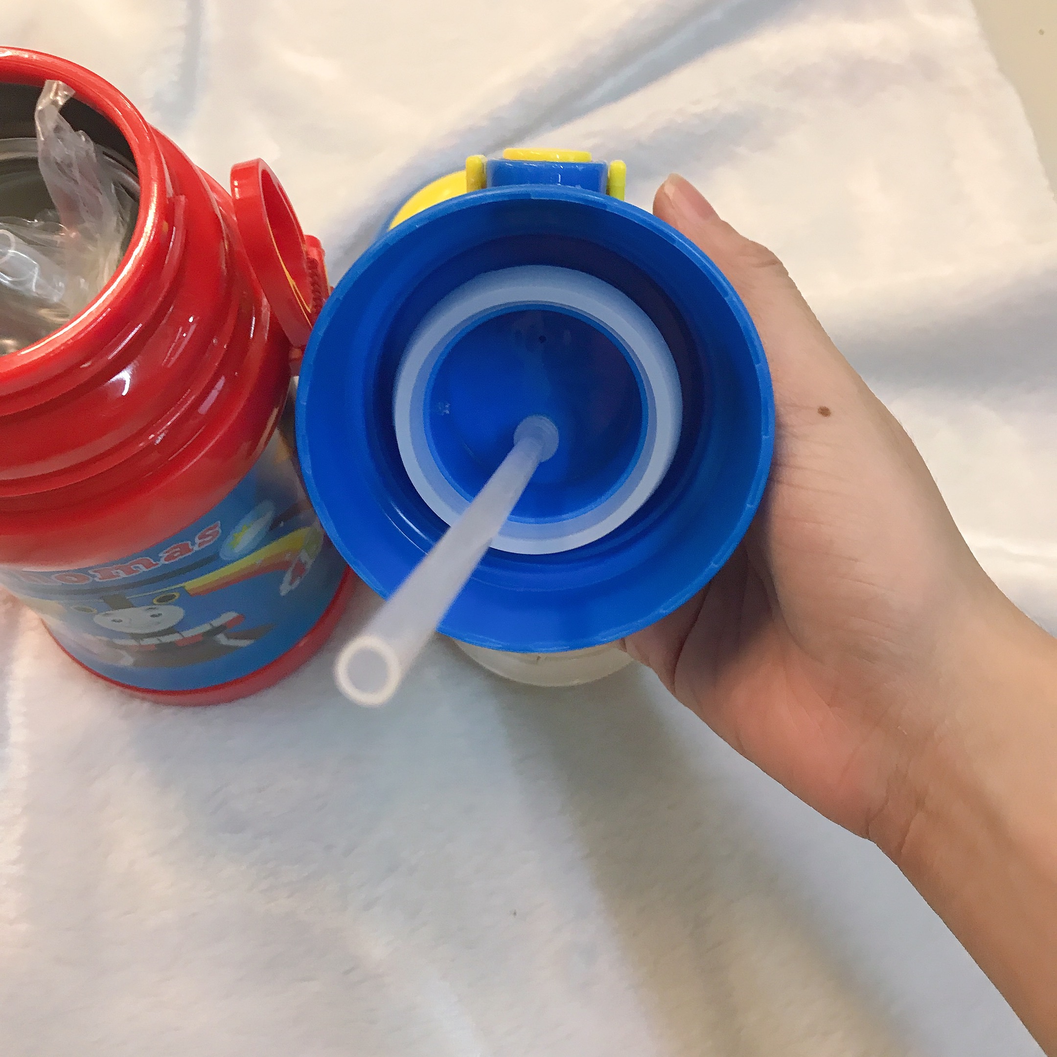 Bình nước giữ nhiệt 2 nắp hình xe lửa Thomas cầu vồng màu xanh dương cho trẻ em, bé trai  - TM4346