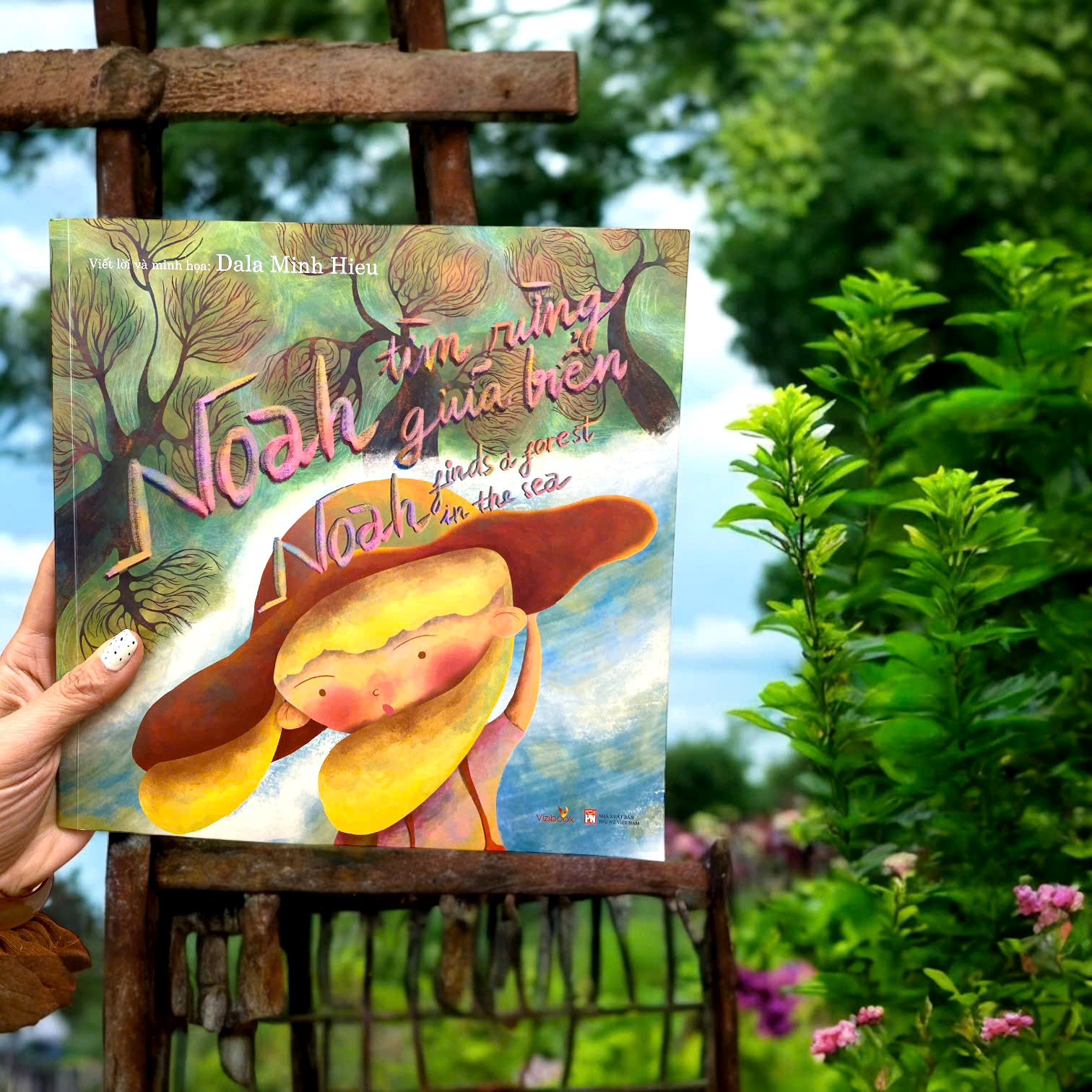 Sách - Noah Tìm Rừng Giữa Biển - Noah finds a forest in the sea - Sách tranh song ngữ