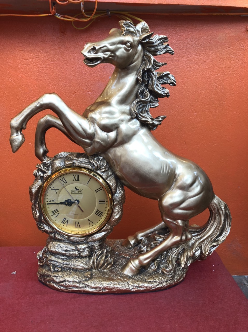 Đồng hồ để bàn tượng ngựa phong cách tân cổ điển  hàng nhập khẩu Hong Kong  cao cấp DH65-A