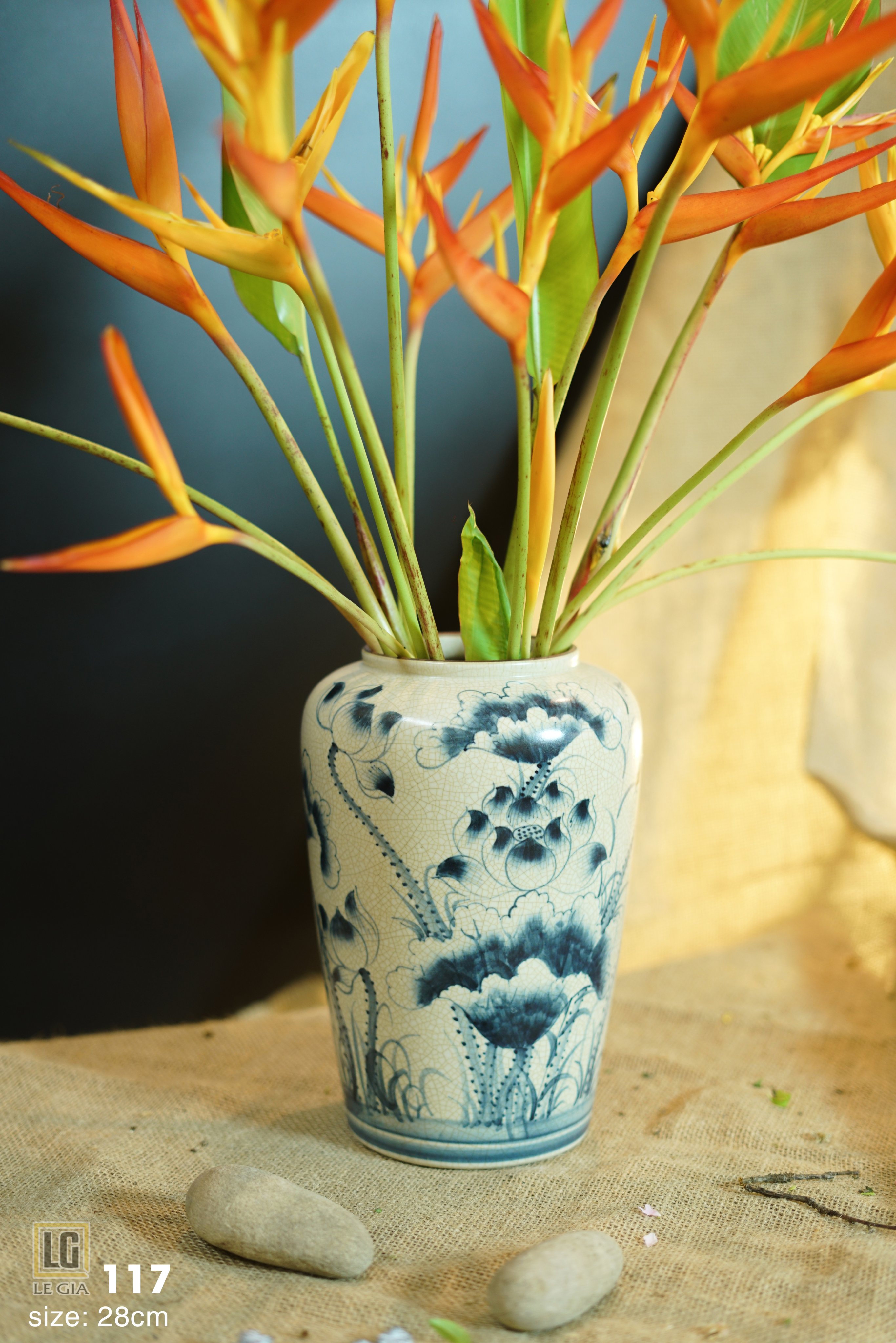 Lọ miệng rộng men rạn vẽ sen 28cm