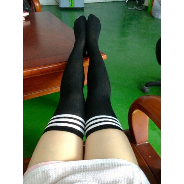 Tất đùi kẻ nữ thể thao