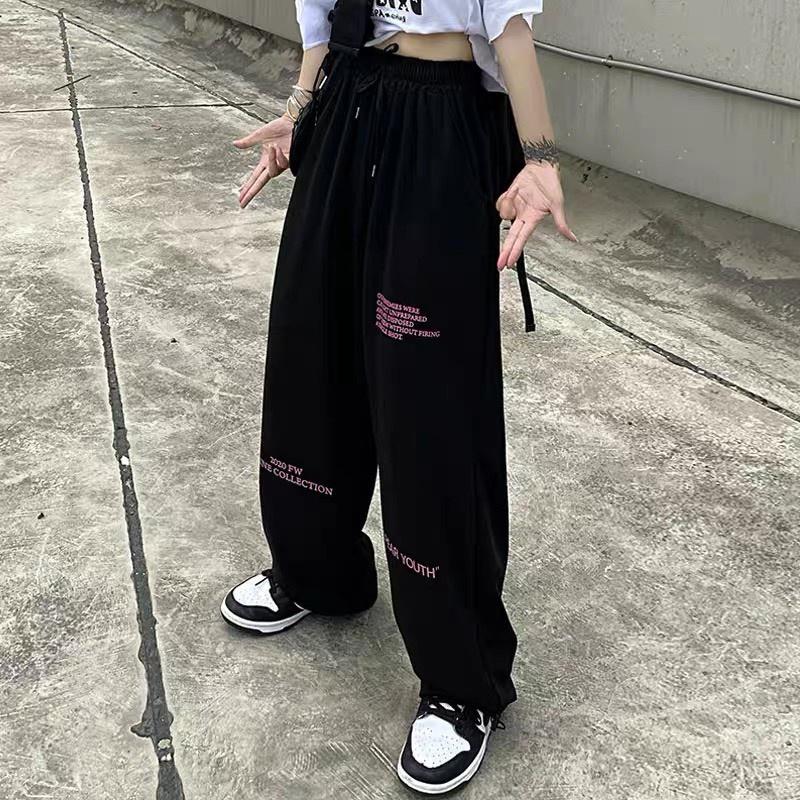 Quần jogger nữ chốt gấu hoạ tiết chữ hồng chất umi dày dặn form rộng