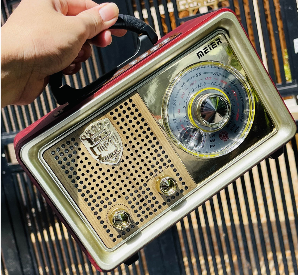 Đài FM RADIO M-110BT - Loa nghe nhạc kết hợp đài radio - Phong cách cổ điển vintage - sang trọng, bass trầm ấm - Đầy đủ kết nối USB, SD card,bLUETOOTH