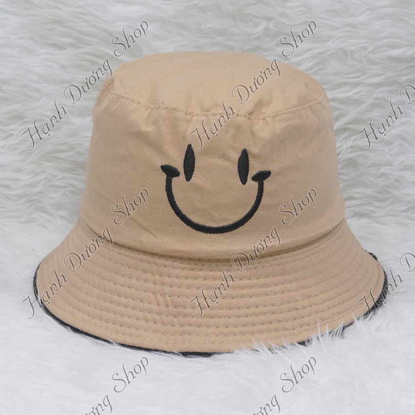 Mũ bucket tai bèo 2 mặt thêu mặt cười mang đến phong cách vui vẻ mới - Hạnh Dương
