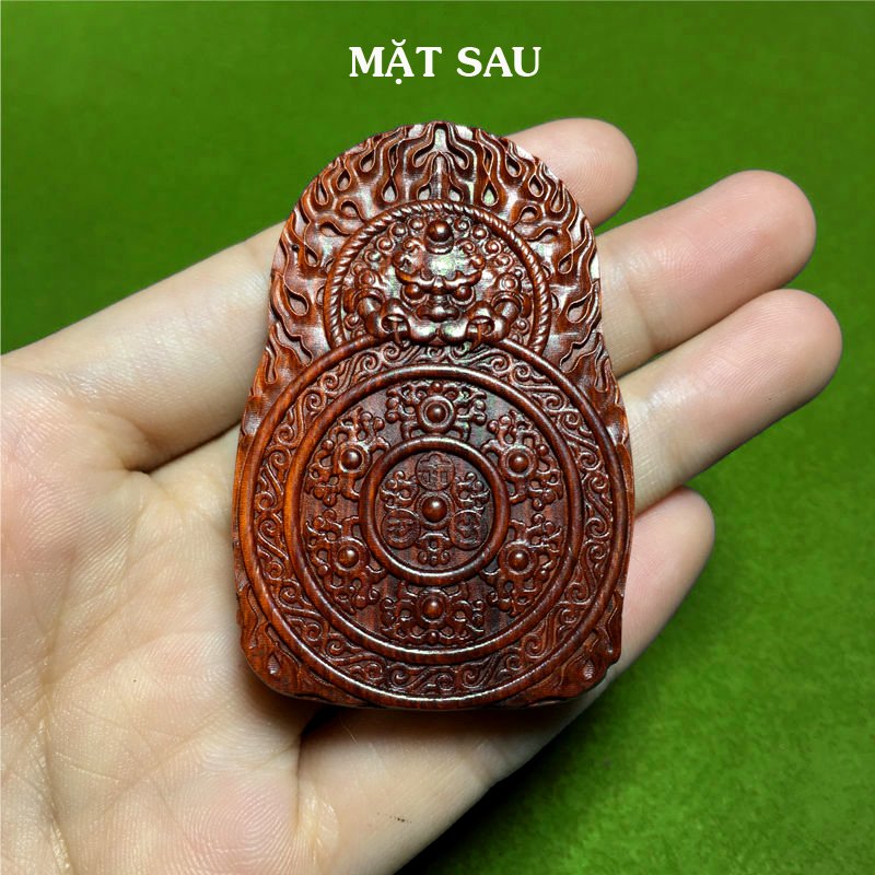 Dây chuyền phong thủy Phật A Di Đà bằng gỗ Đàn Hương - Phật Bản Mệnh Tuổi Tuất, Hợi - S1