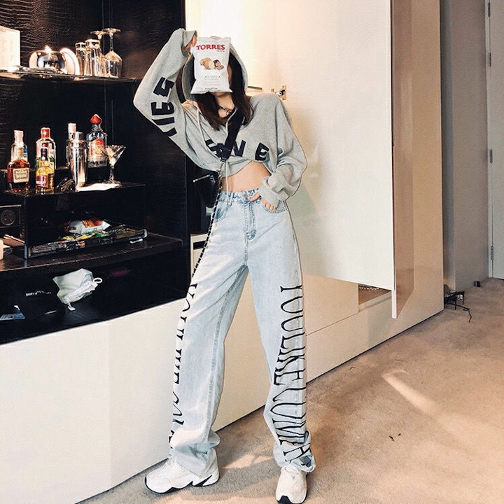 Quần jeans ống suông in chữ Mã: QD2207