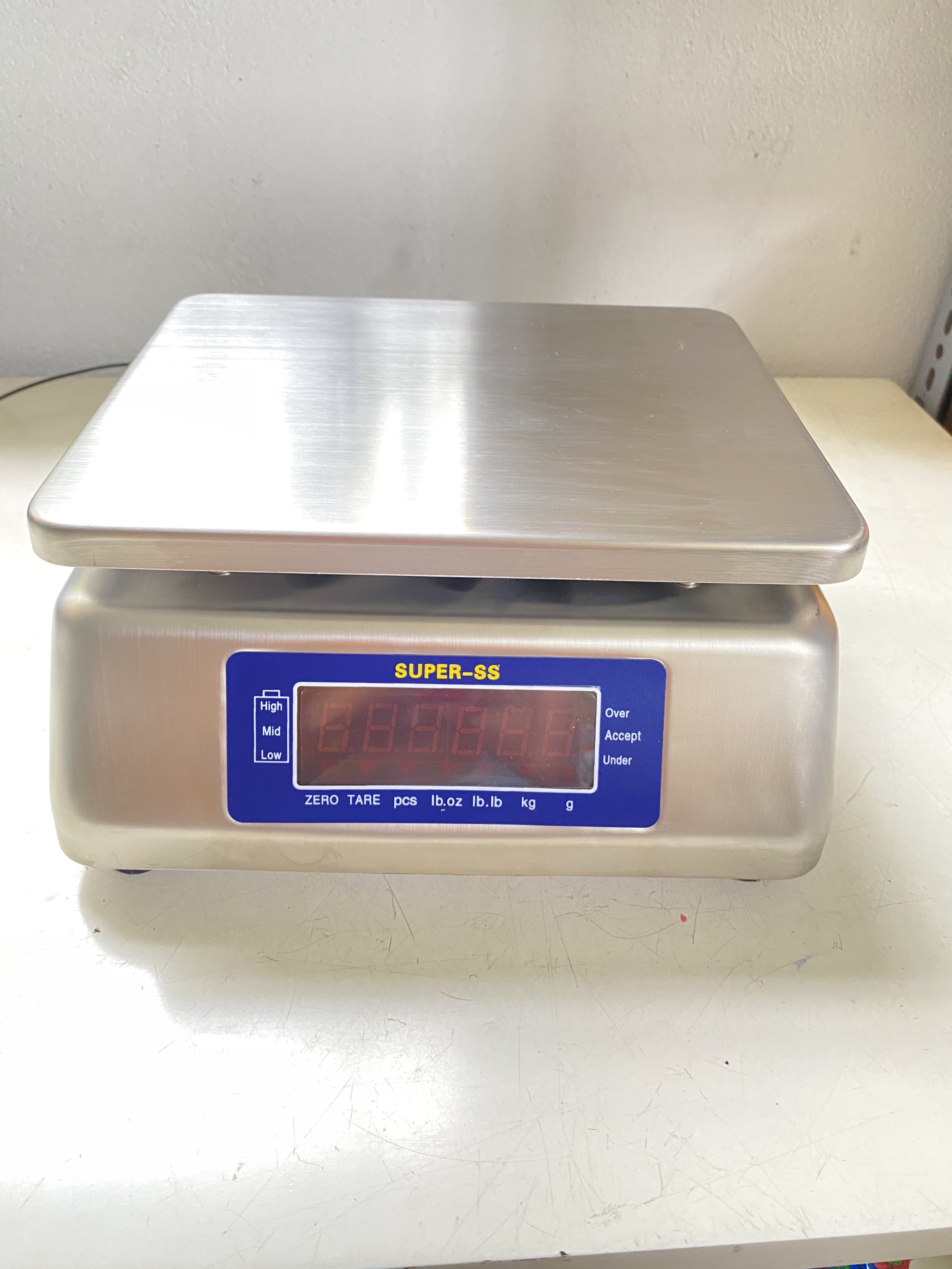 Cân điện tử Thủy Sản SUPER - SS Mức cân 6kg độ đọc 1g