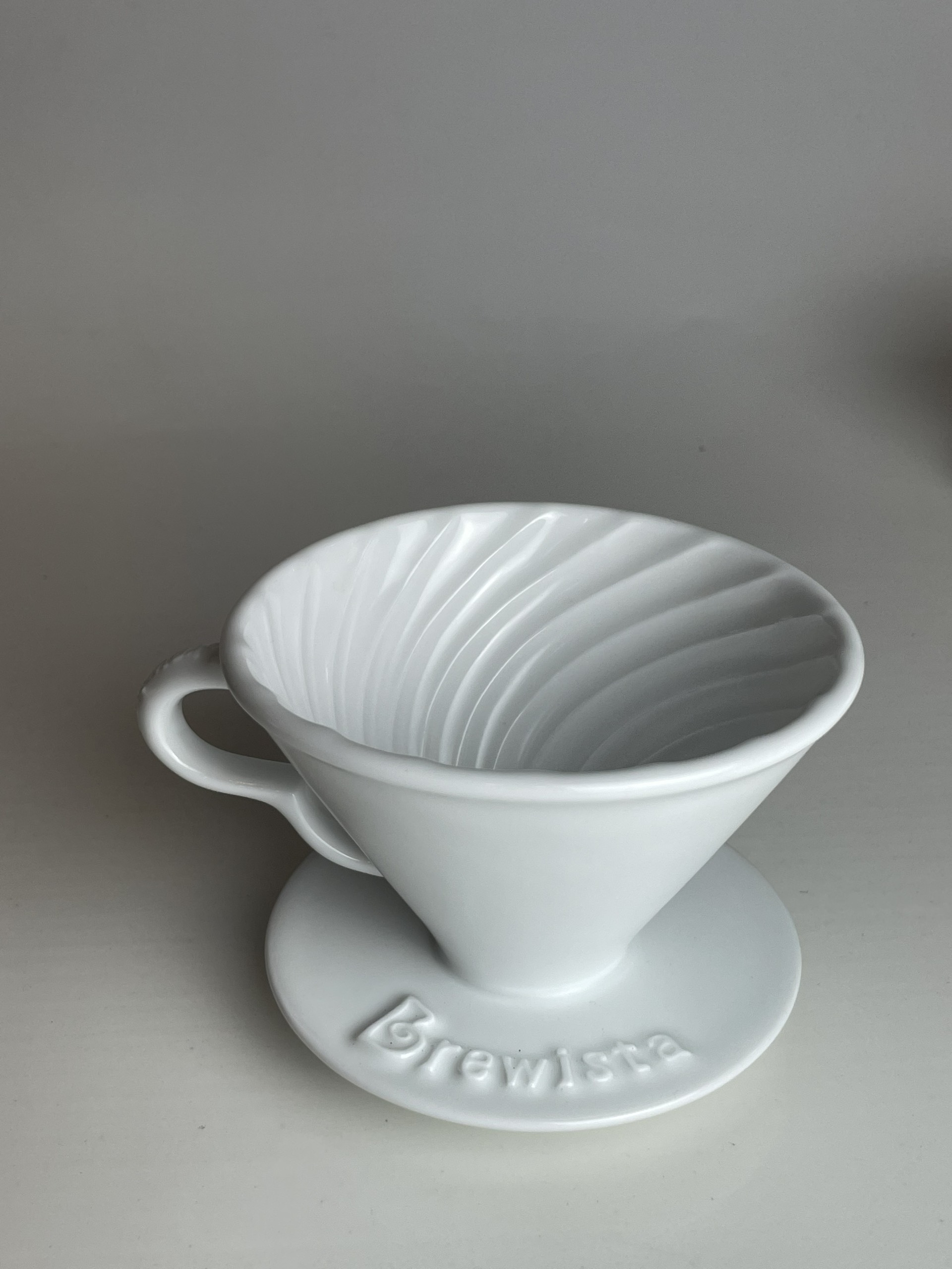 Phễu lọc cà phê V60 sứ cao cấp Brewista Dripper - màu trắng