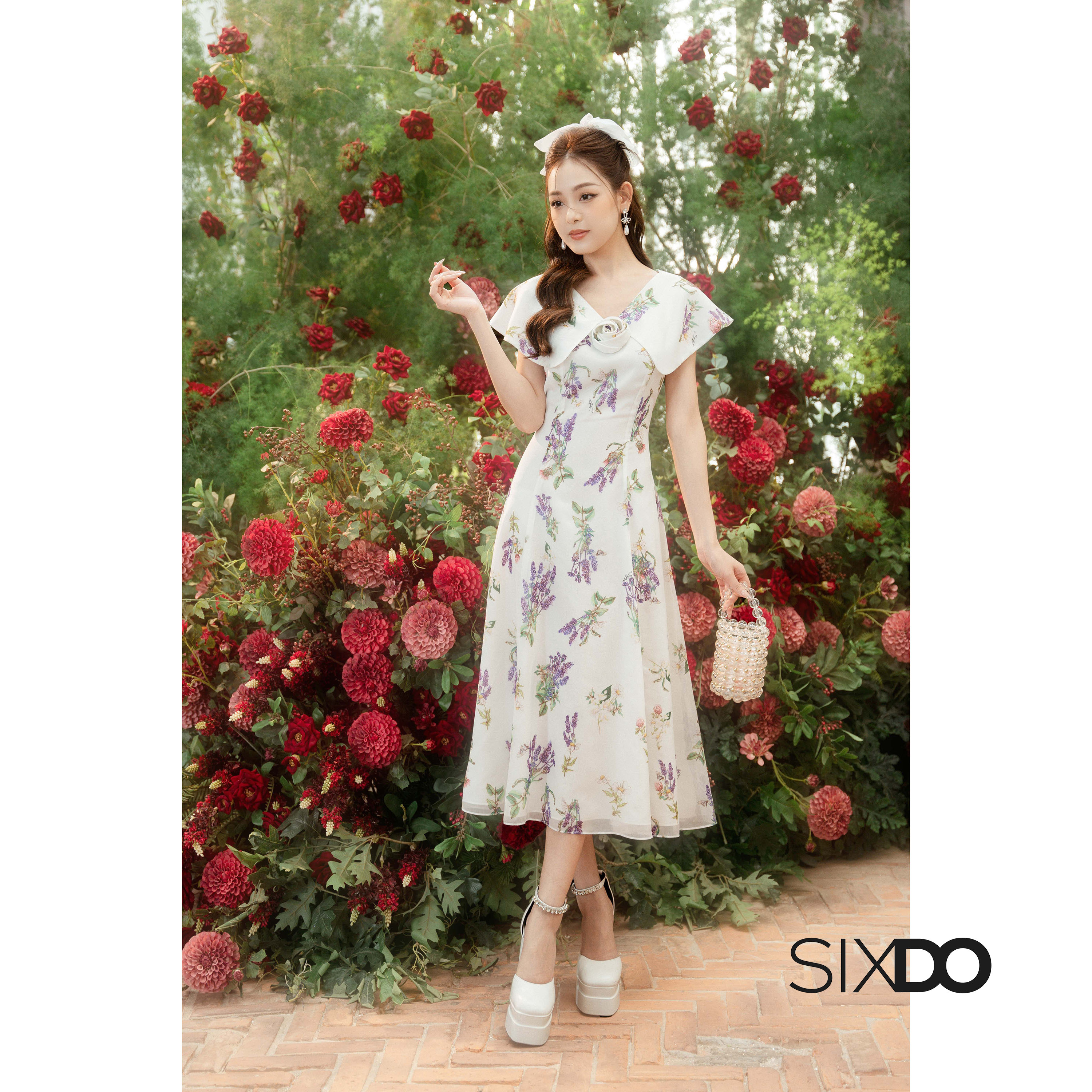 Đầm hoa midi cổ V choàng vai phối hoa thời trang SIXDO