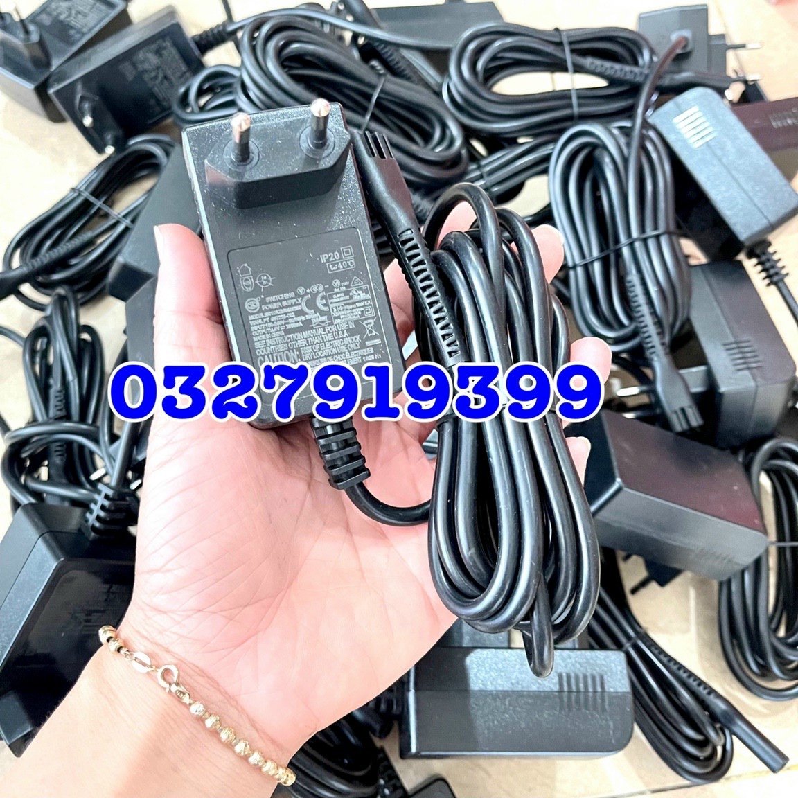 Dock sạc - Cốc sạc tông đơ WAHLL phiên bản mới xoay dây
