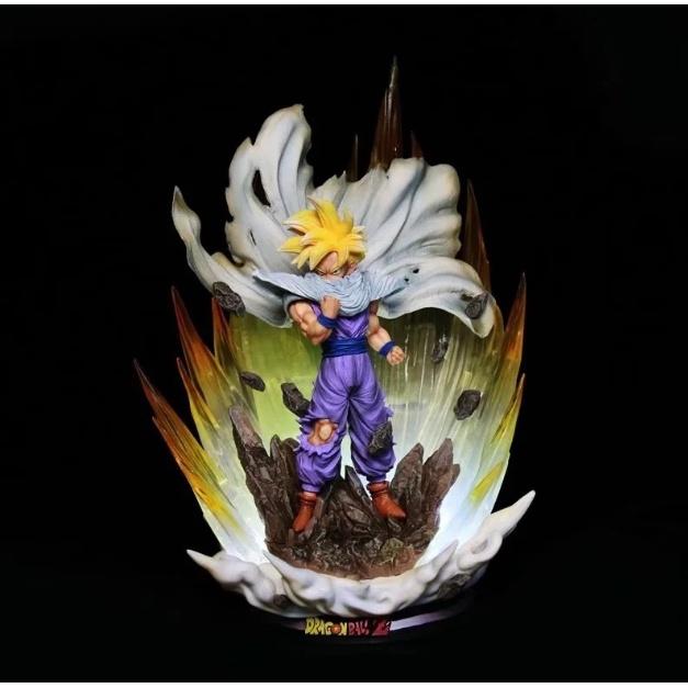 Mô hình Gohan saiyan tóc vàng áo choàng có Led - Dragon ball