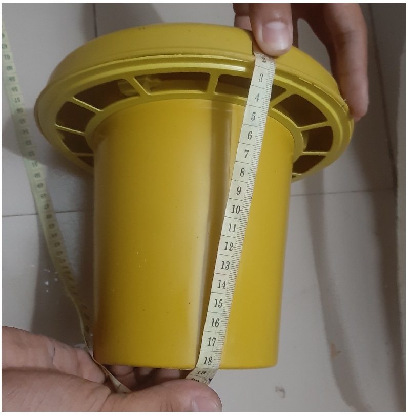 5 Máng ăn trung liền vành LR Số 2 Cho Gia Cầm  Chia ô, Có Móc Treo, Kích Thước 22,22,18Cm