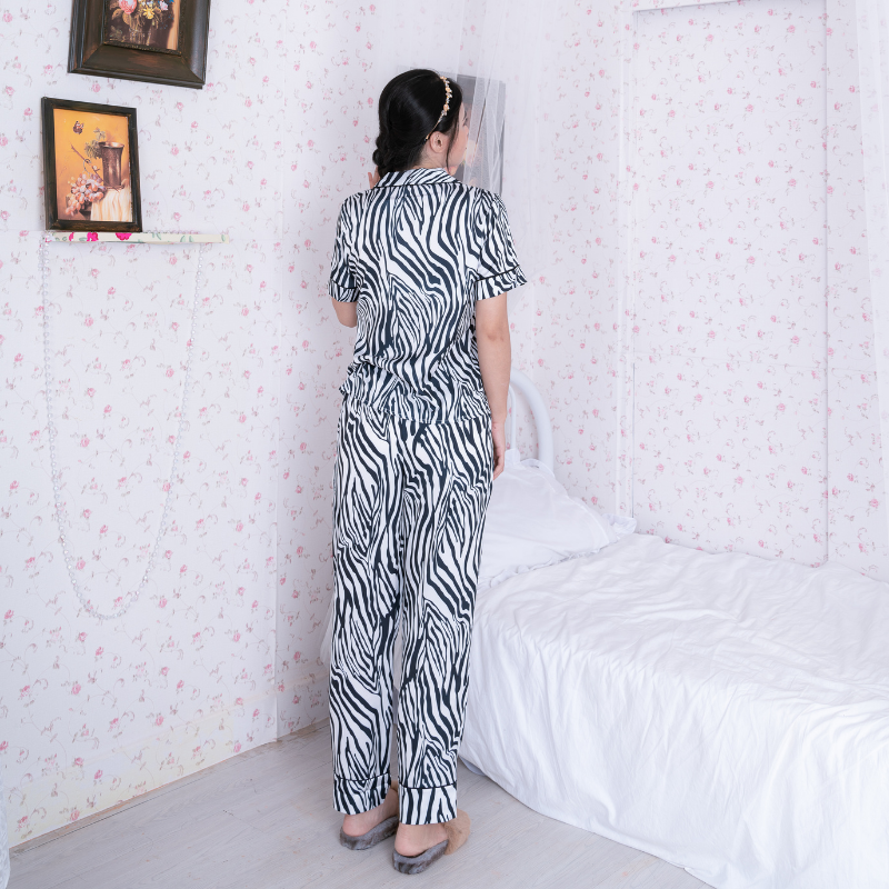 Bộ đồ Pyjama, đồ mặc nhà nữ VILADY - B107 kiểu tay ngắn quần dài họa tiết VẰN thanh lịch chất liệu lụa Pháp cao cấp