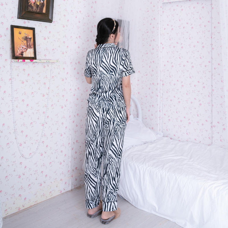 Bộ đồ Pyjama, đồ mặc nhà nữ VILADY - B107 kiểu tay ngắn quần dài họa tiết VẰN thanh lịch chất liệu lụa Pháp cao cấp (lụa latin)