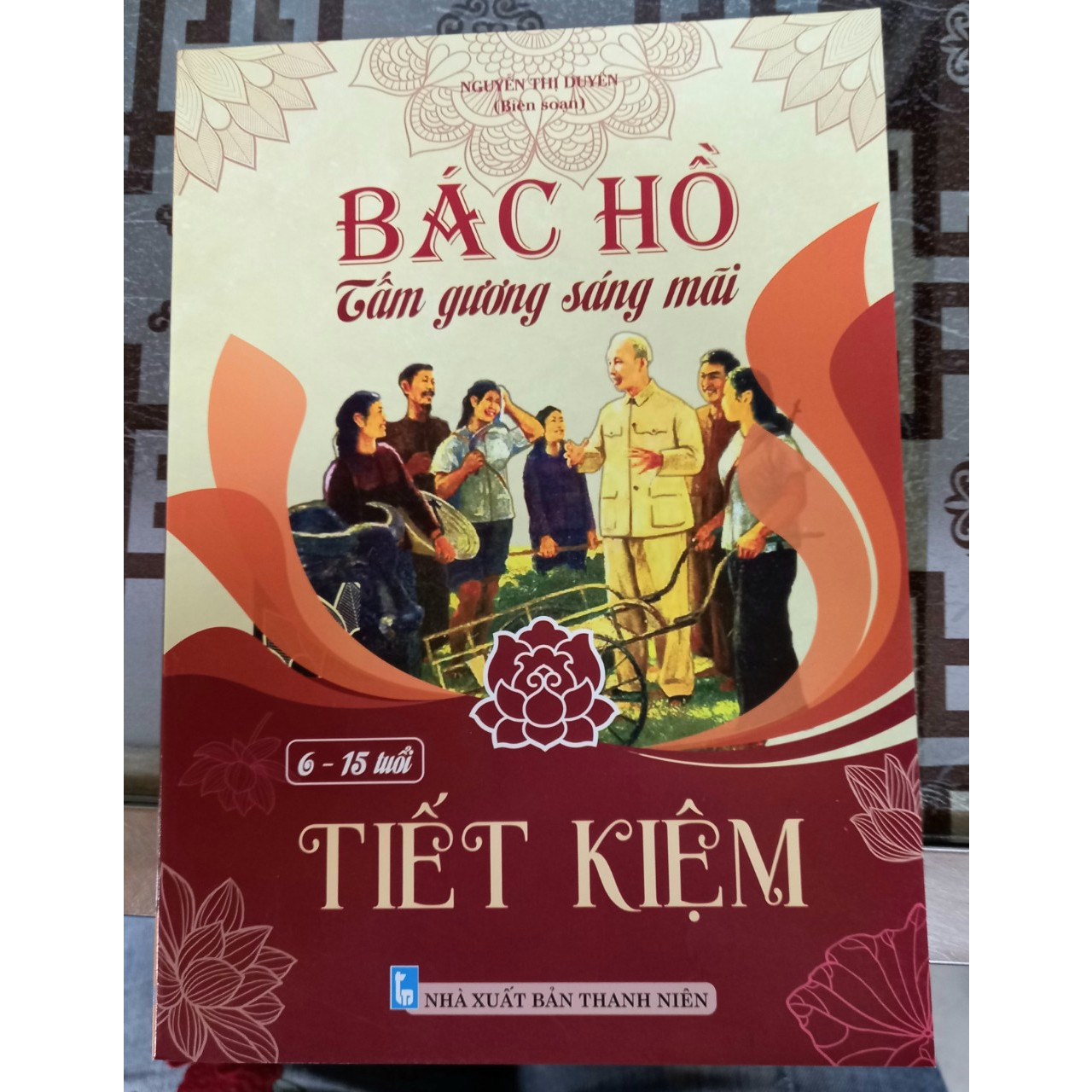 Bác hồ tấm gương sáng mãi - - Tiết kiệm