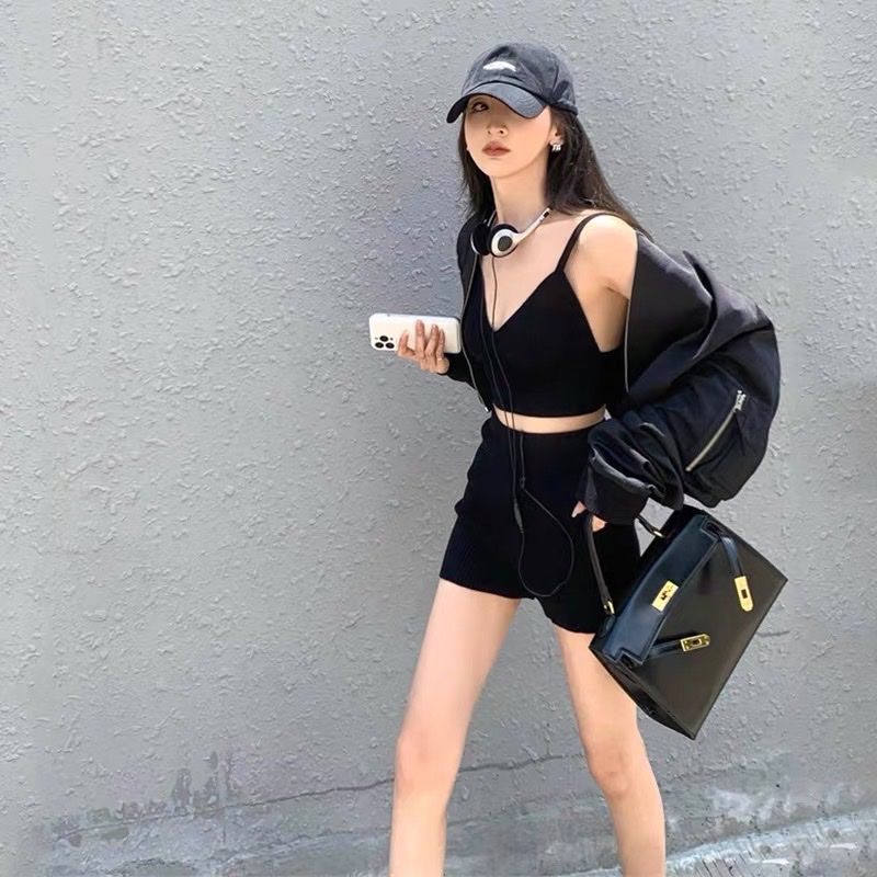 SET ÁO KHOÁC BOMBER CROPTOP LỬNG ĐEN TAY DÀI + ÁO BRA 2 DÂY + QUẦN ĐÙI ÔM BODY NGẮN SHORTS DẠO PHỐ ĐI CHƠI THỂ THAO