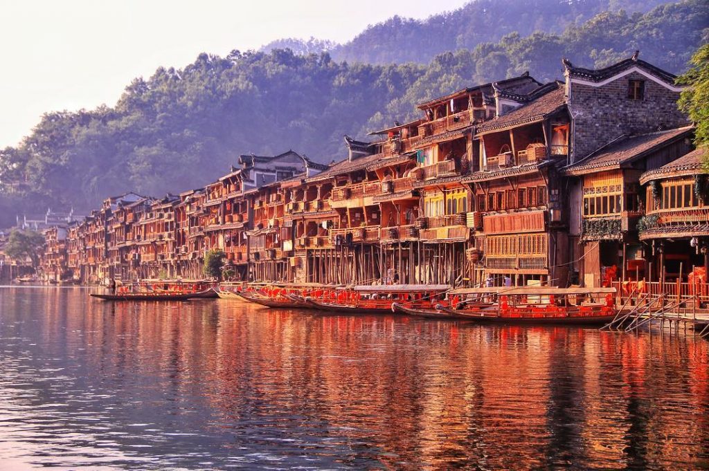 HÀ NỘI - TRƯƠNG GIA GIỚI – PHƯỢNG HOÀNG CỔ TRẤN – VŨ LĂNG NGUYÊN THỜI GIAN: 5 NGÀY 4 ĐÊM HÀNG KHÔNG: VIETJET AIR
