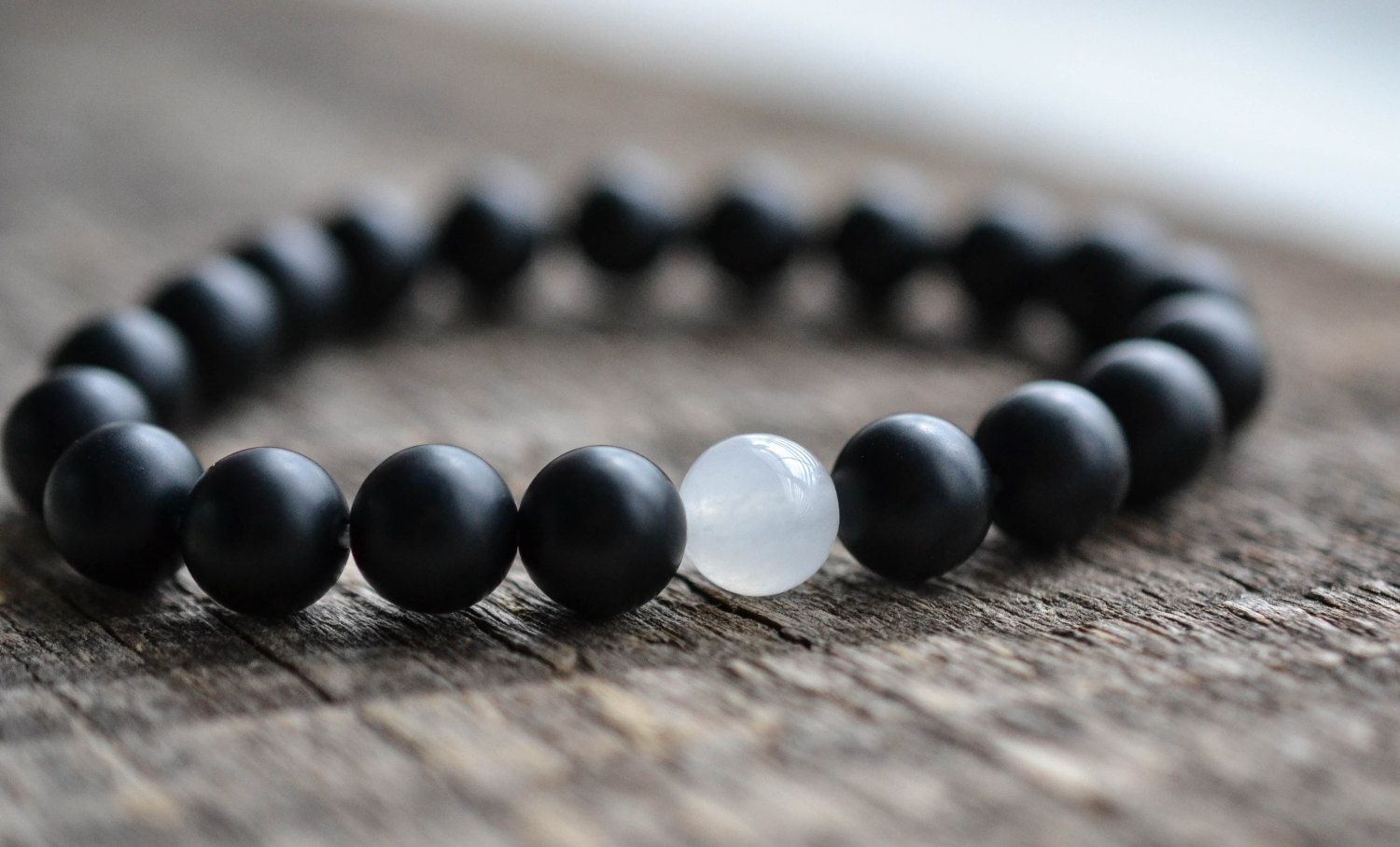 Vòng đá phong thuỷ Obsidian 8 ly