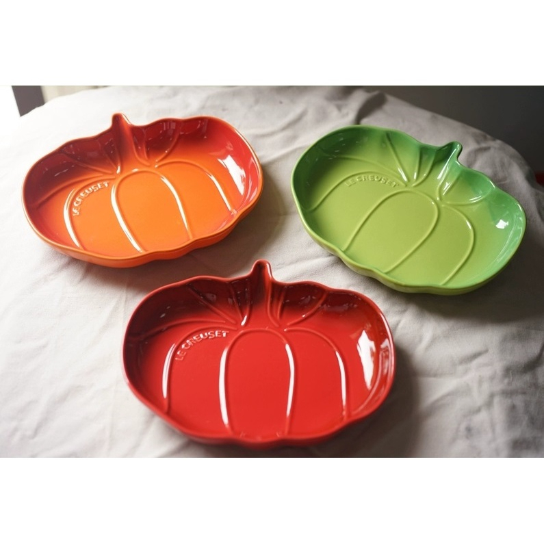 Đĩa le creuset hình quả bí ngô, cà chua, đường kính 23cm