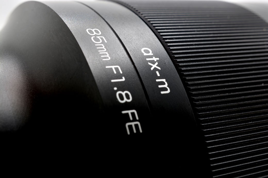 Ống kính Tokina atx-m 85mm F1.8 FE For Sony Emount - Hàng Chính Hãng.