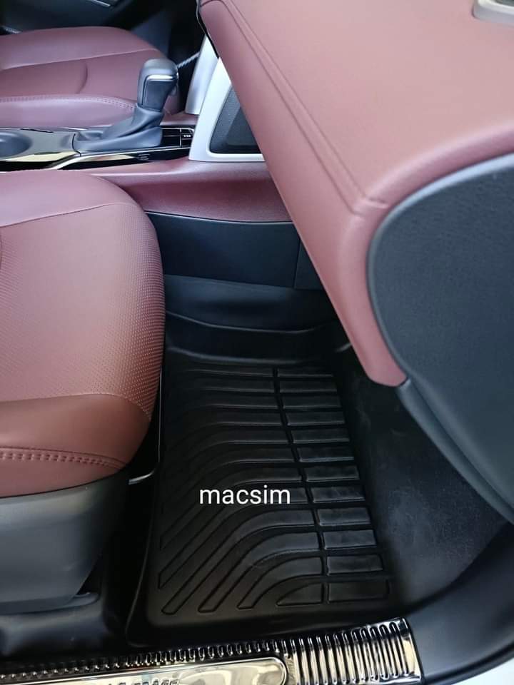 Thảm lót sàn xe ô tô Toyota Cross 2020 - tới nay chất liệu TPE thương hiệu Macsim màu đen
